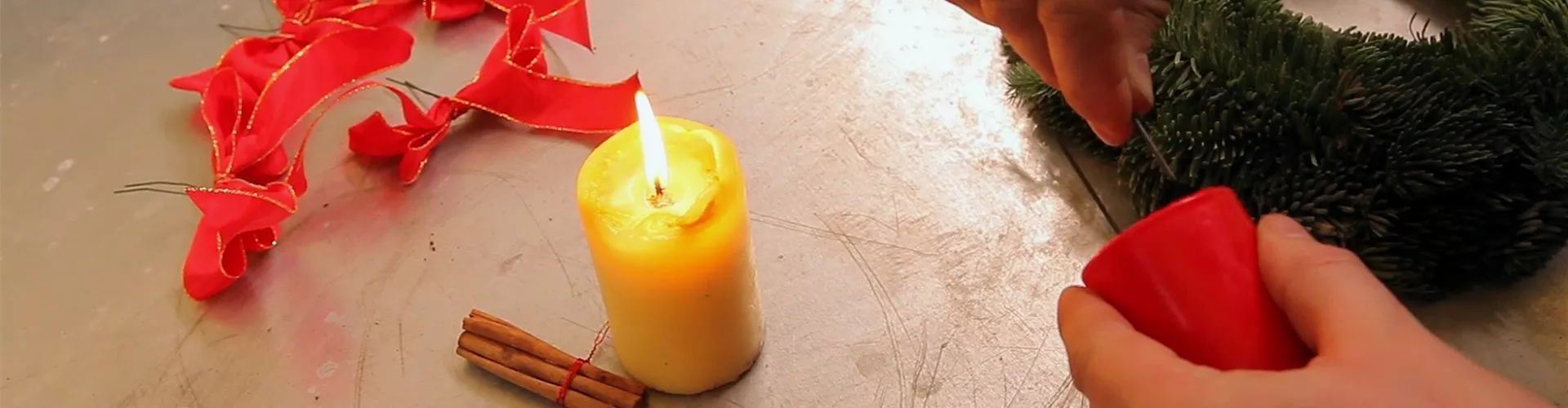Dekoration - Anfertigen eines Weihnachtskranzes (thumbnail)